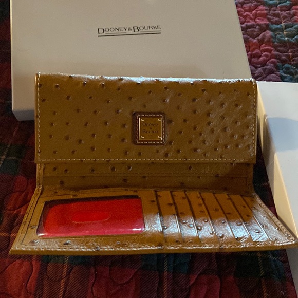 Dooney & Bourke Handbags - Rooney & Bourke kiss lock wallet